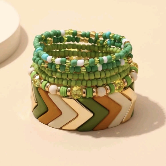 Jewelry - Green and tan 6 piece Chevron pattern bracelet set